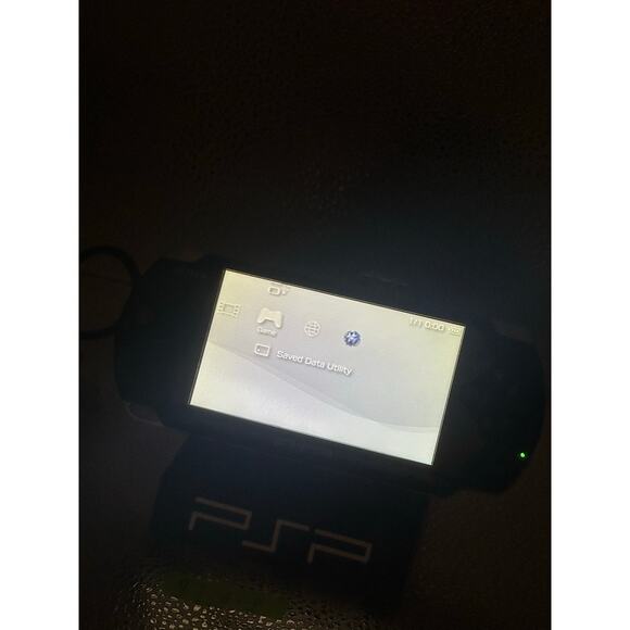 Black psp 3000 w/charger & new battery - Picture 6 of 9